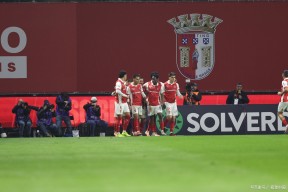 易游体育小组-关于南安普顿客场战胜沃特福德，结束连败颓势的信息