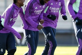 易游体育小组-惊险逆转！塞维利亚战胜比利亚雷尔的简单介绍