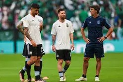 易游体育小组-包含罗马尼亚主场失利，小组出线形势岌岌可危的词条