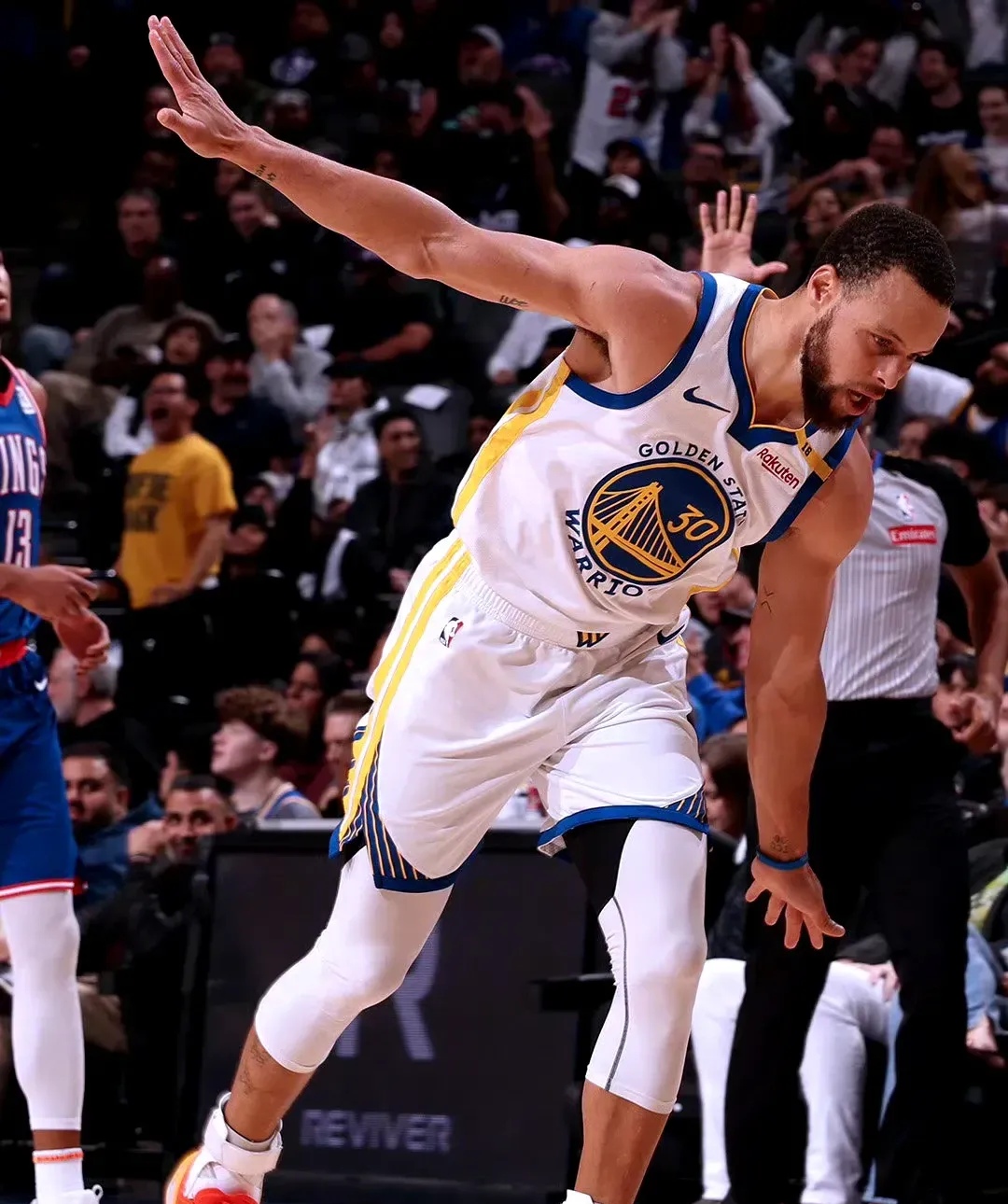 勇士力克爵士，库里三分梦幻表现