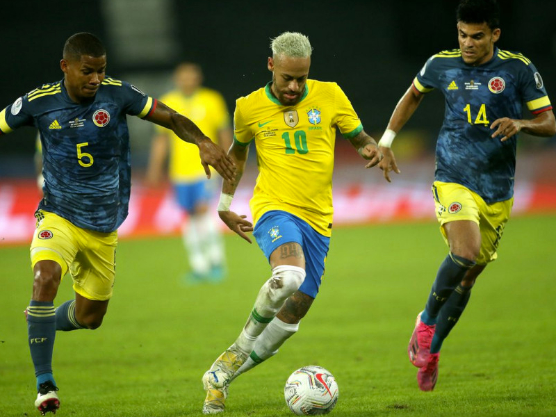 包含精彩的欧洲比赛，俱乐部足球迷狂欢的词条