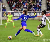 荷兰女足迎来关键比赛豪取胜利(从青涩菜鸟到世界亚军,飞翔的荷兰女足还有未来)